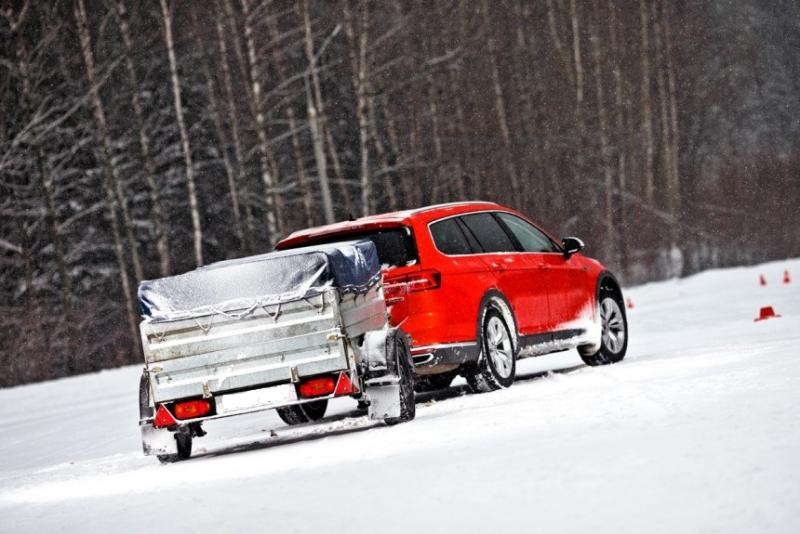 Движение с груженым прицепом на крутом подъеме