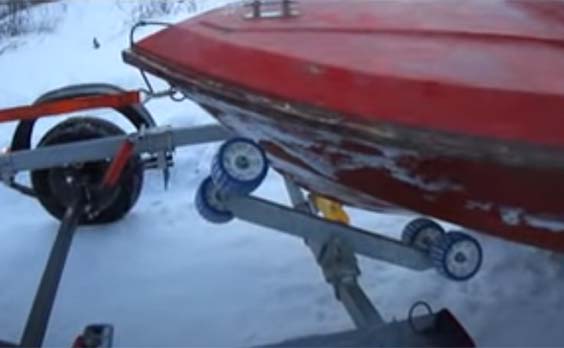 Погрузка лодки на прицеп